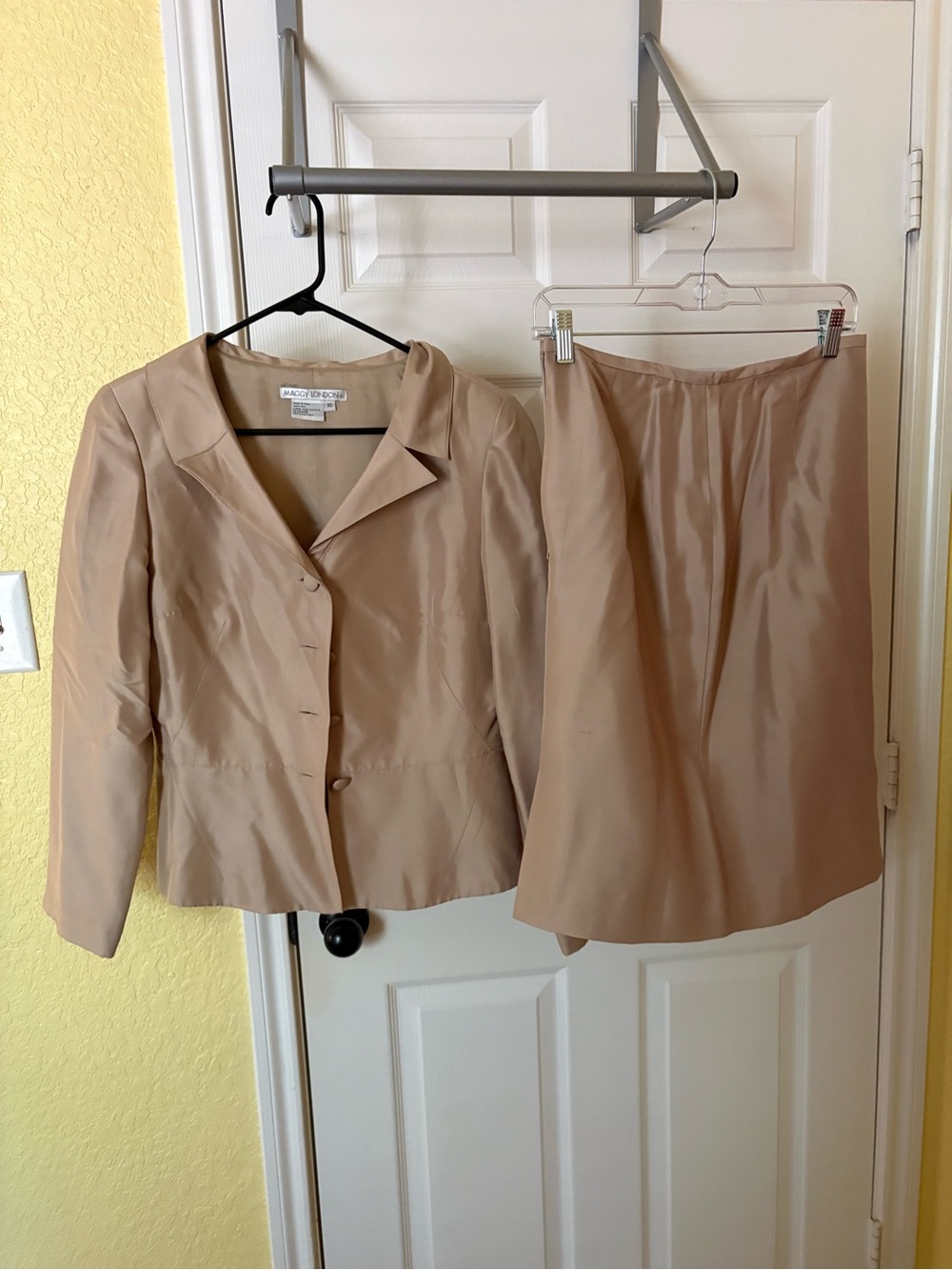 100% Silk Maggy London Beige Two-Piece Midi Skirt Set